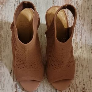 🌸Free with Bundle🌸 Open booties - Soft Rose - Size 7